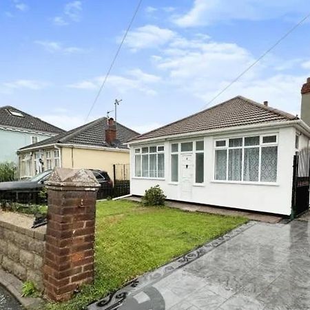 Hotel Uplands Grove Bungalow Wolverhampton Esterno foto